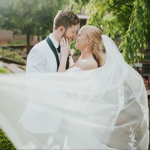 Beautiful white wedding veil!